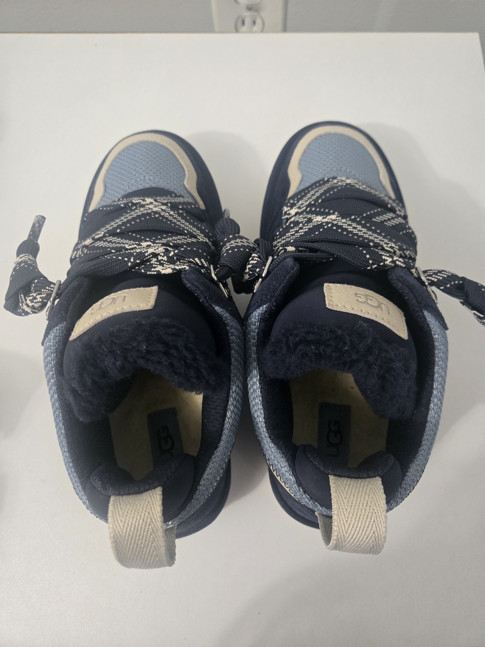 Rare! UGG Lowmel Dark Indigo & Sea Salt Plush Sneakers – Women’s 8 - Picture 3 of 9